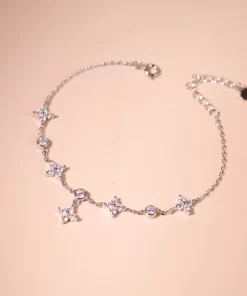 Lac-tay-bac-nu-thiet-ke-mat-co-4-la