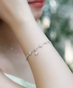 Lac-tay-bac-nu-thiet-ke-mat-co-4-la