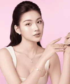 Lac-tay-bac-nu-thiet-ke-mat-co -4-la-xa-cu