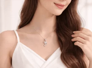 Mặt dây chuyền hồ ly khi đeo