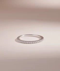 Mẫu nhẫn nữ đính đá 1 hàng-2